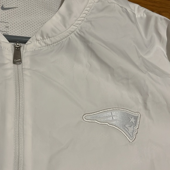 Patriots NFL Nike pullover white excell condition - Picture 2 of 10